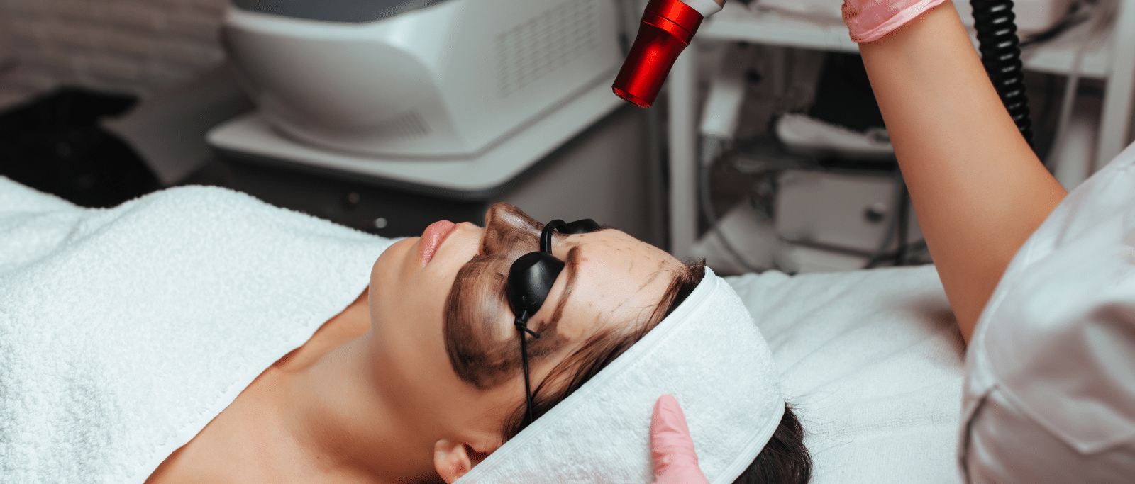 Carbon Laser Facial Treatment in Andheri, Mumbai